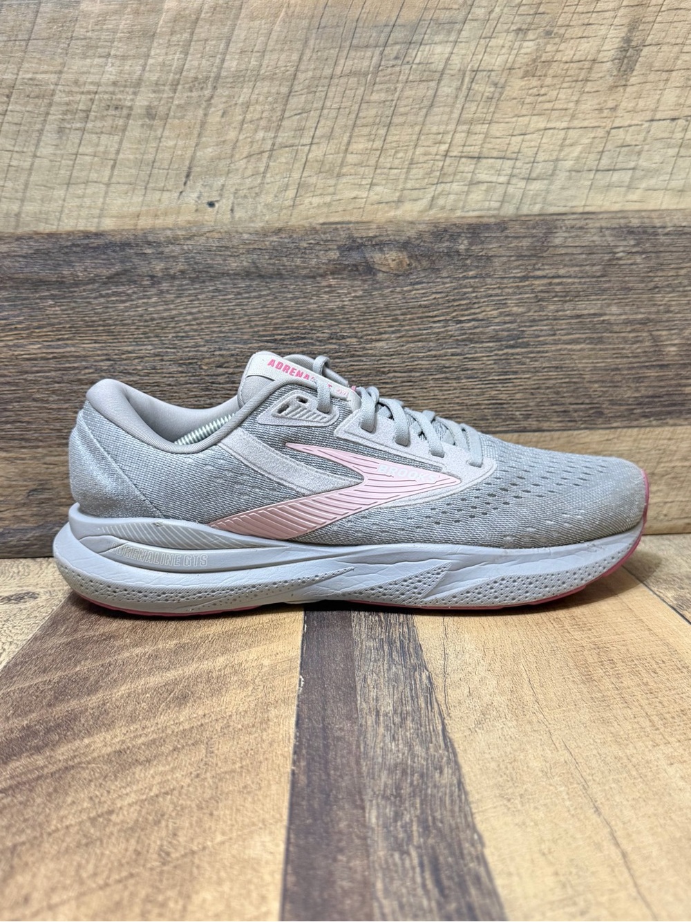 Brooks Adrenaline GTS 24 Gray Pink Women's Shoes Size 10.5 Wide 1204261D019